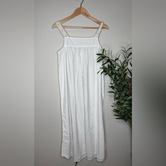 April Cornell White Floral Embroidered Gown size Small Trad Wife Cottagecore - Picture 5 of 8
